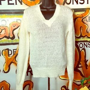 Vintage Rochelle CA Off white V-neck sweater